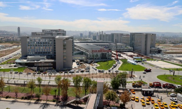 Türkiye'nin alan olarak en büyüğü "Etlik Şehir Hastanesi" açıldı. Ankara'nın ikinci, Türkiye'nin yirminci şehir hastanesi hizmete hazır. 